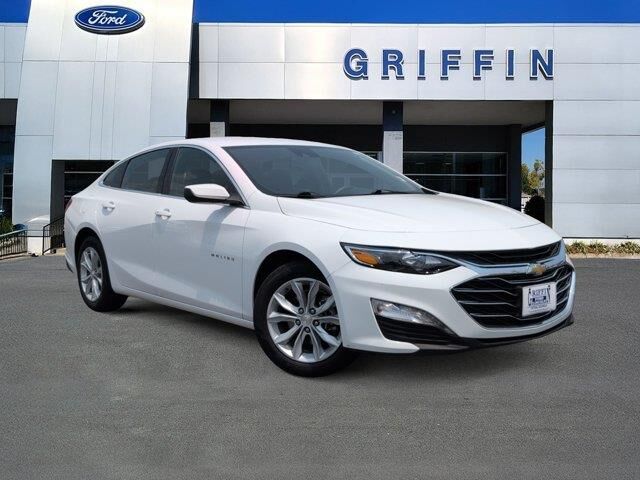 2025 Chevrolet Malibu LT — photo 1 of 26
