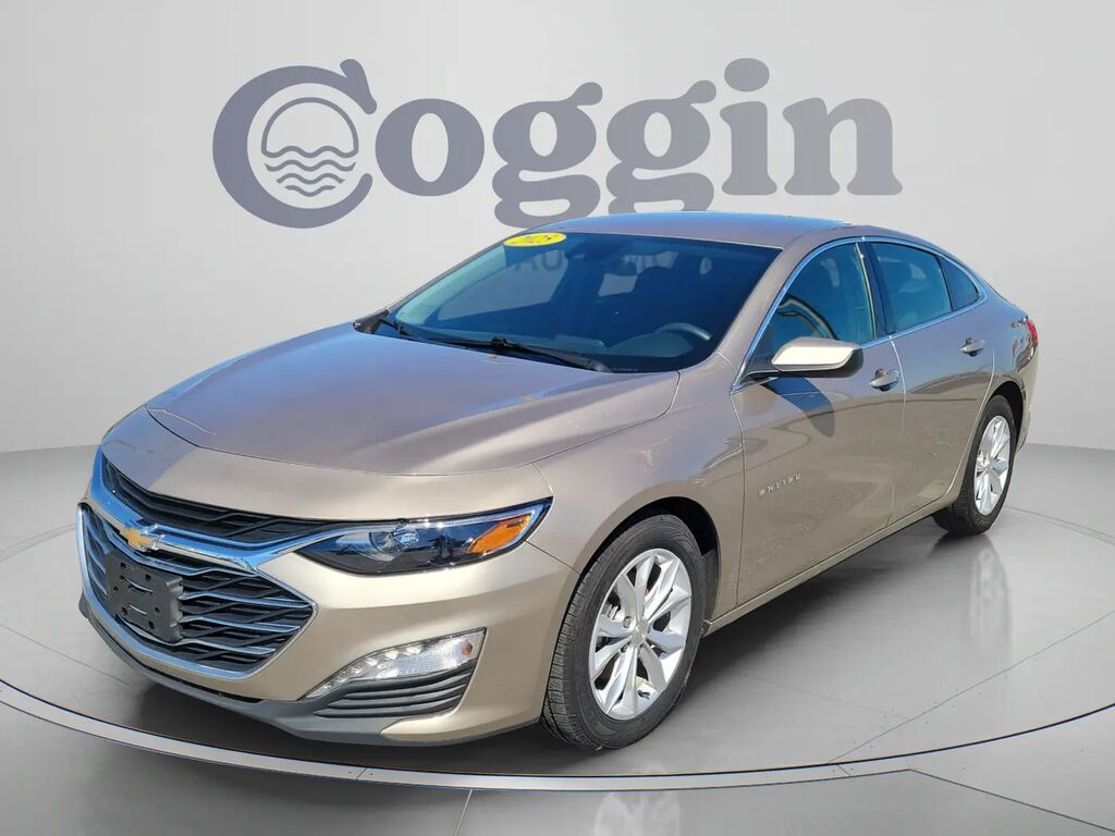 2025 Chevrolet Malibu LT — photo 1 of 13