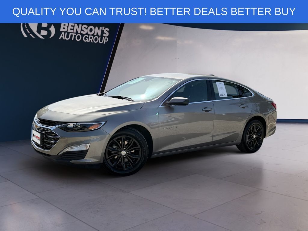2025 Chevrolet Malibu LT — photo 1 of 13