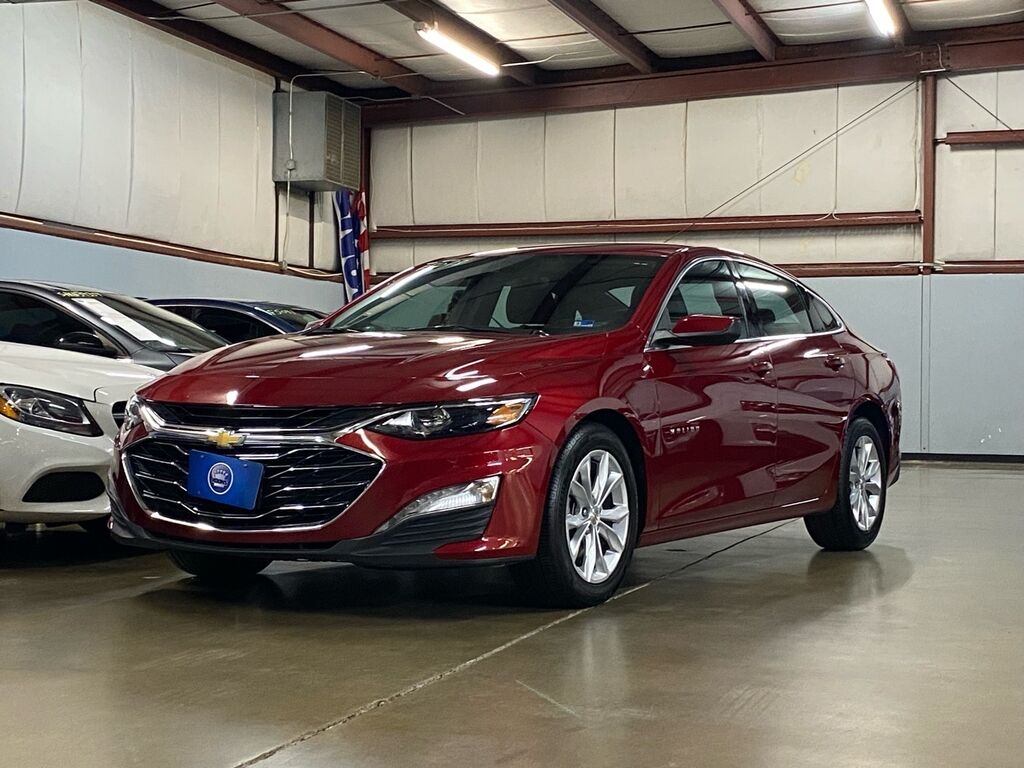 2025 Chevrolet Malibu 1LT — photo 1 of 13