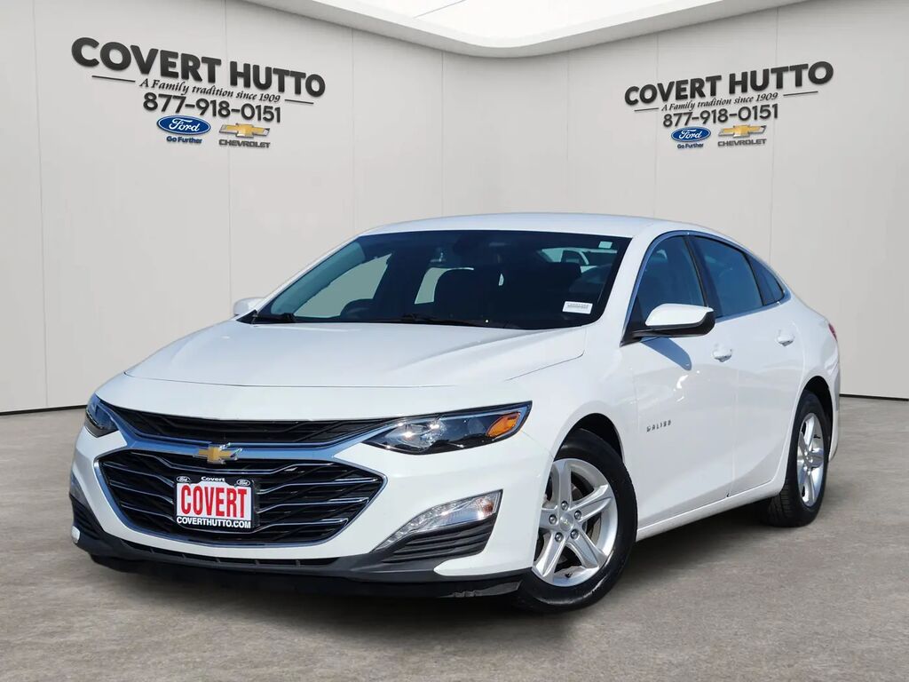 2022 Chevrolet Malibu LT — photo 1 of 13