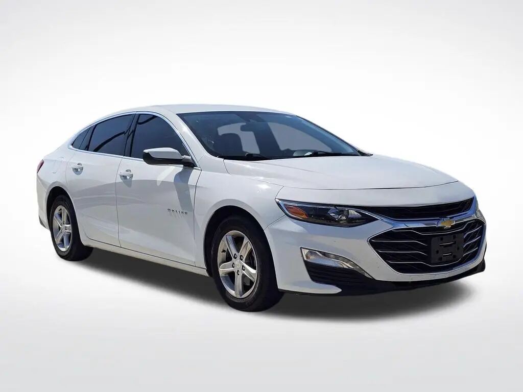 2023 Chevrolet Malibu LT — photo 1 of 32