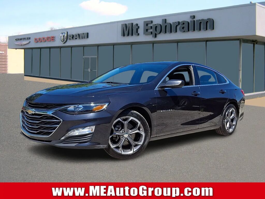 2023 Chevrolet Malibu LT — photo 1 of 13