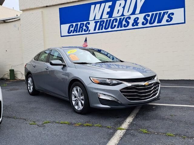 2023 Chevrolet Malibu LT — photo 1 of 26