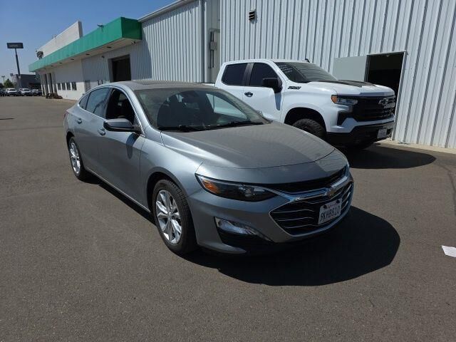 2024 Chevrolet Malibu LT — photo 1 of 5