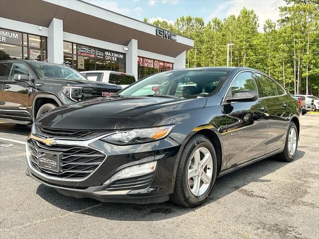 2024 Chevrolet Malibu LT — photo 1 of 13