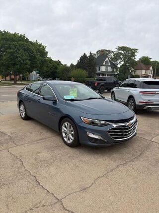2025 Chevrolet Malibu LT — photo 1 of 13