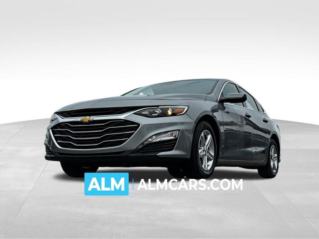 2024 Chevrolet Malibu LT — photo 1 of 13