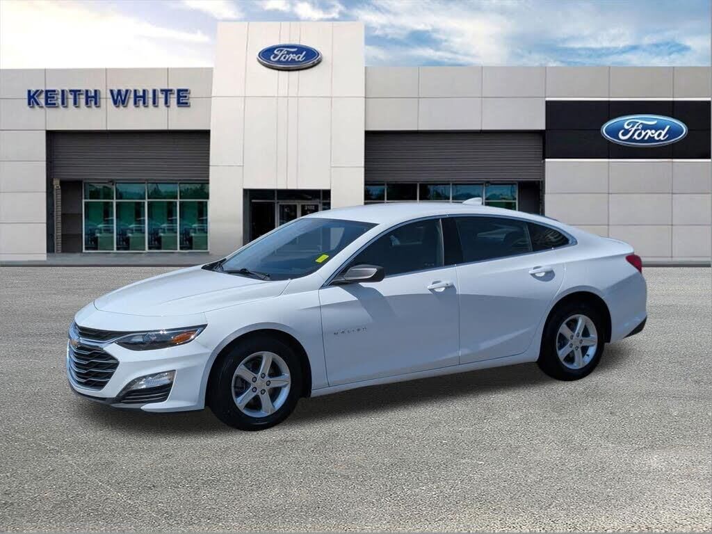 2024 Chevrolet Malibu LT — photo 1 of 2