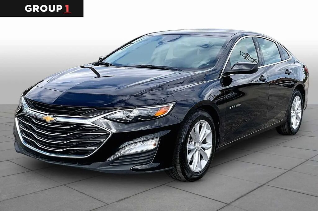 2025 Chevrolet Malibu LT — photo 1 of 13