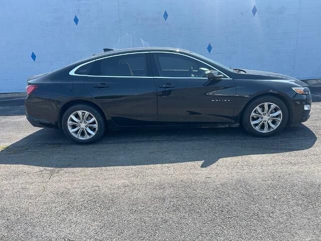 2019 Chevrolet Malibu LT — photo 1 of 13