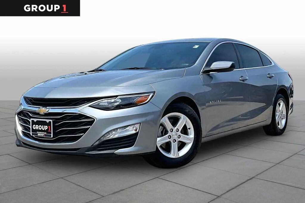 2023 Chevrolet Malibu LT — photo 1 of 5