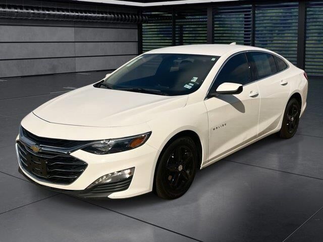 2024 Chevrolet Malibu LT — photo 1 of 4