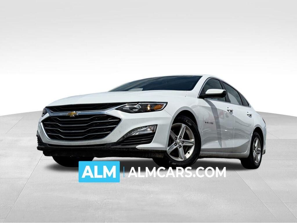 2024 Chevrolet Malibu LT — photo 1 of 13