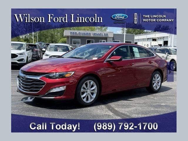 2024 Chevrolet Malibu LT — photo 1 of 13