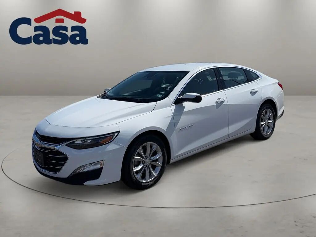 2025 Chevrolet Malibu LT — photo 1 of 14