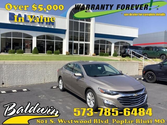 2023 Chevrolet Malibu LT — photo 1 of 13