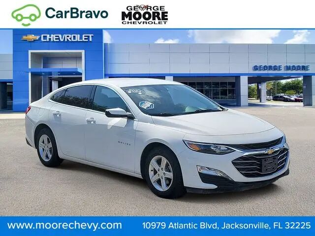2024 Chevrolet Malibu LT — photo 1 of 34