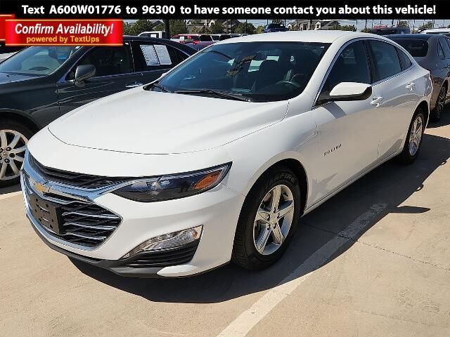 2024 Chevrolet Malibu LT — photo 1 of 24