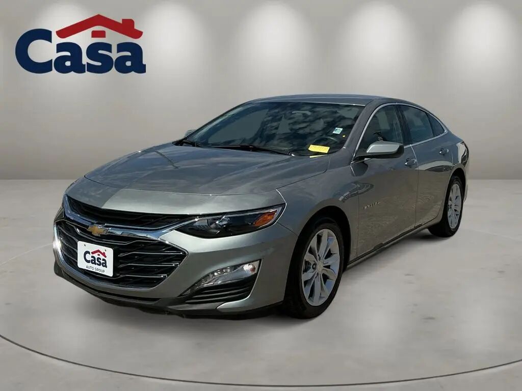 2025 Chevrolet Malibu LT — photo 1 of 13