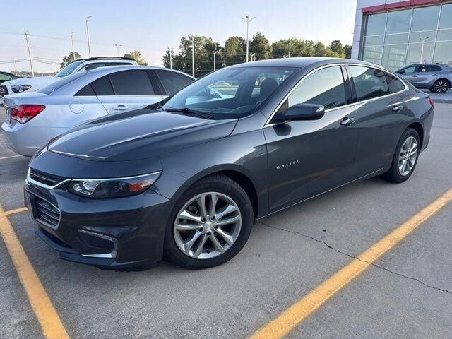 2016 Chevrolet Malibu LT — photo 1 of 13