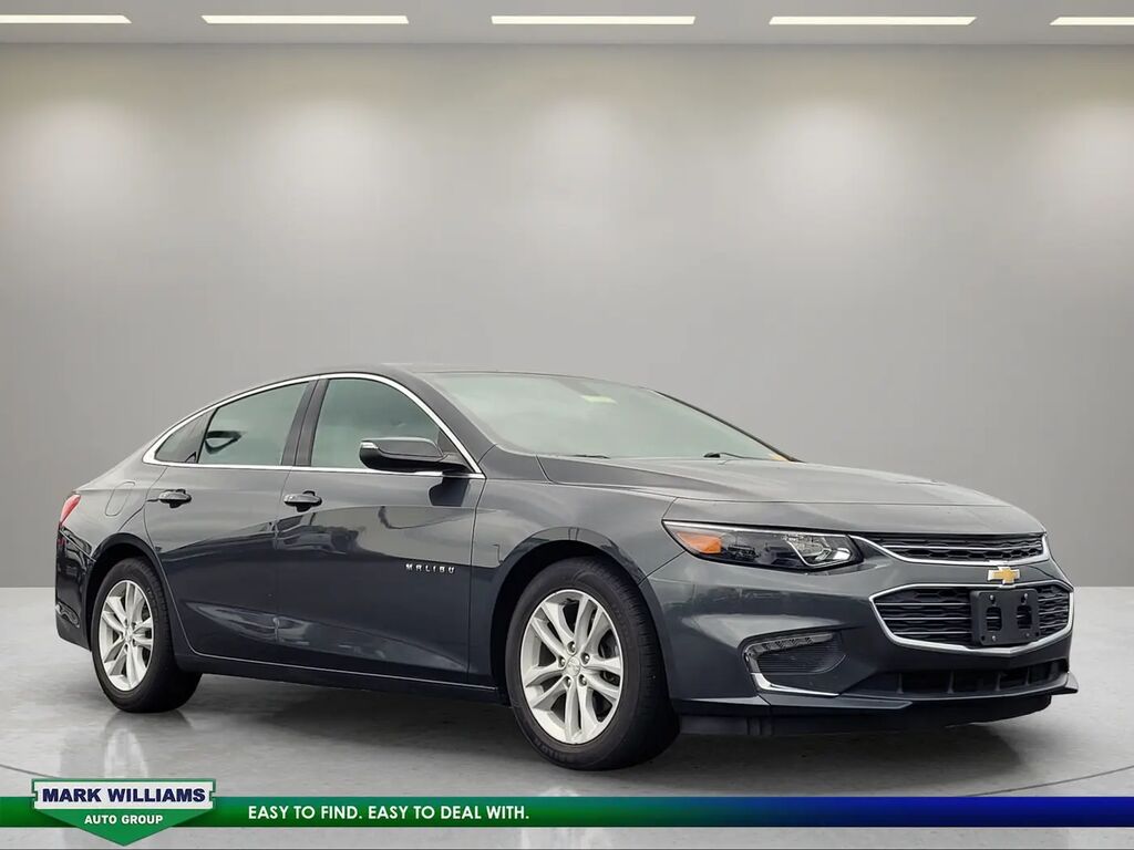 2017 Chevrolet Malibu LT — photo 1 of 9