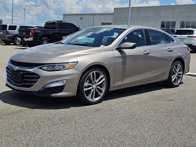 2024 Chevrolet Malibu LT — photo 1 of 13