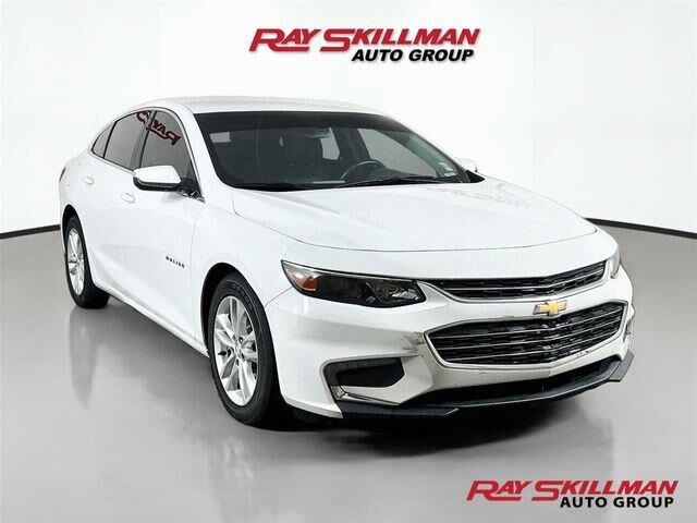 2017 Chevrolet Malibu LT — photo 1 of 12
