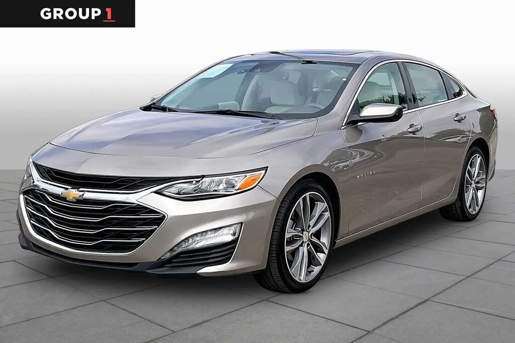 2024 Chevrolet Malibu LT — photo 1 of 12