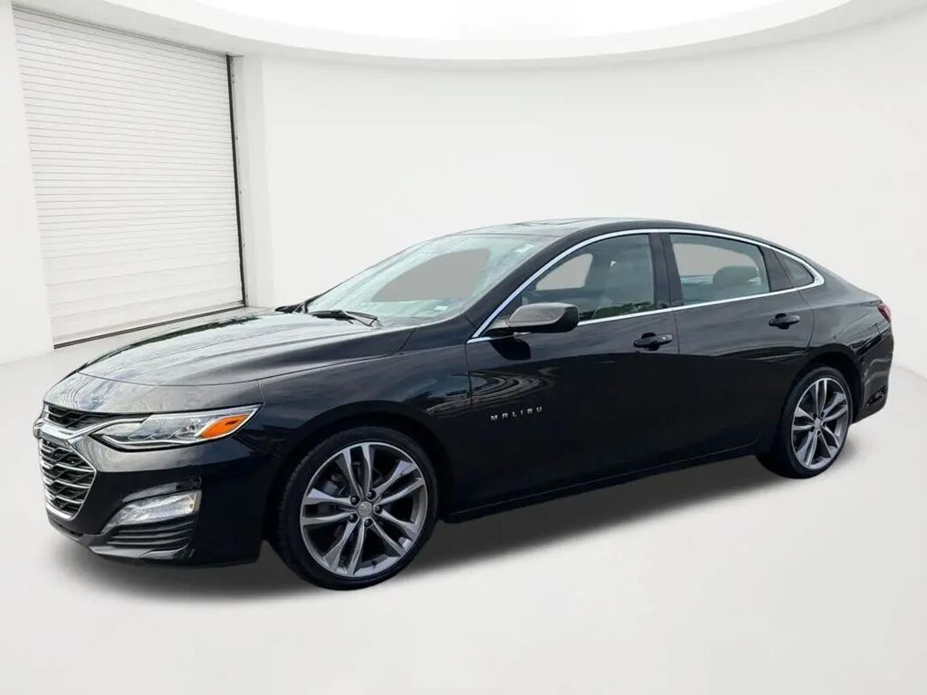 2024 Chevrolet Malibu LT — photo 1 of 13