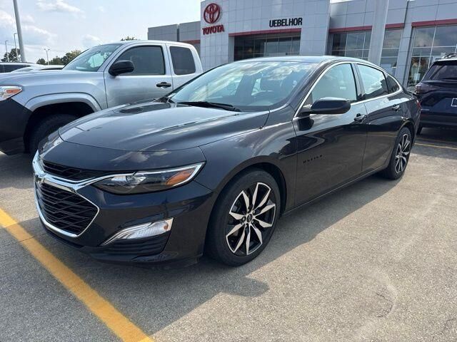 2022 Chevrolet Malibu RS — photo 1 of 13