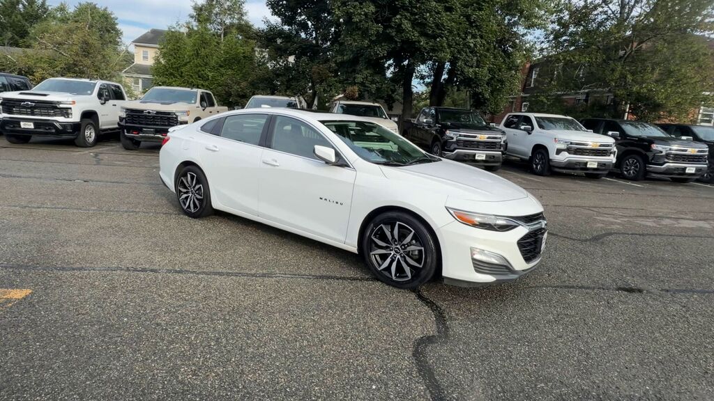 2022 Chevrolet Malibu RS — photo 1 of 7