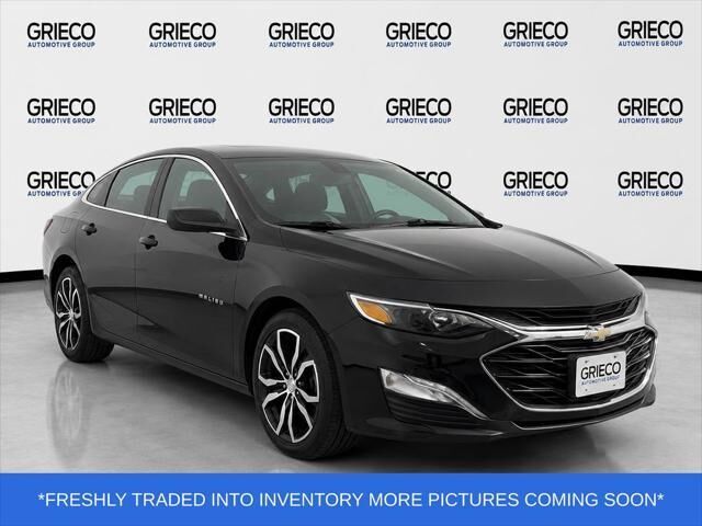 2023 Chevrolet Malibu RS — photo 1 of 5
