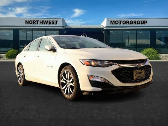2023 Chevrolet Malibu RS — photo 1 of 18