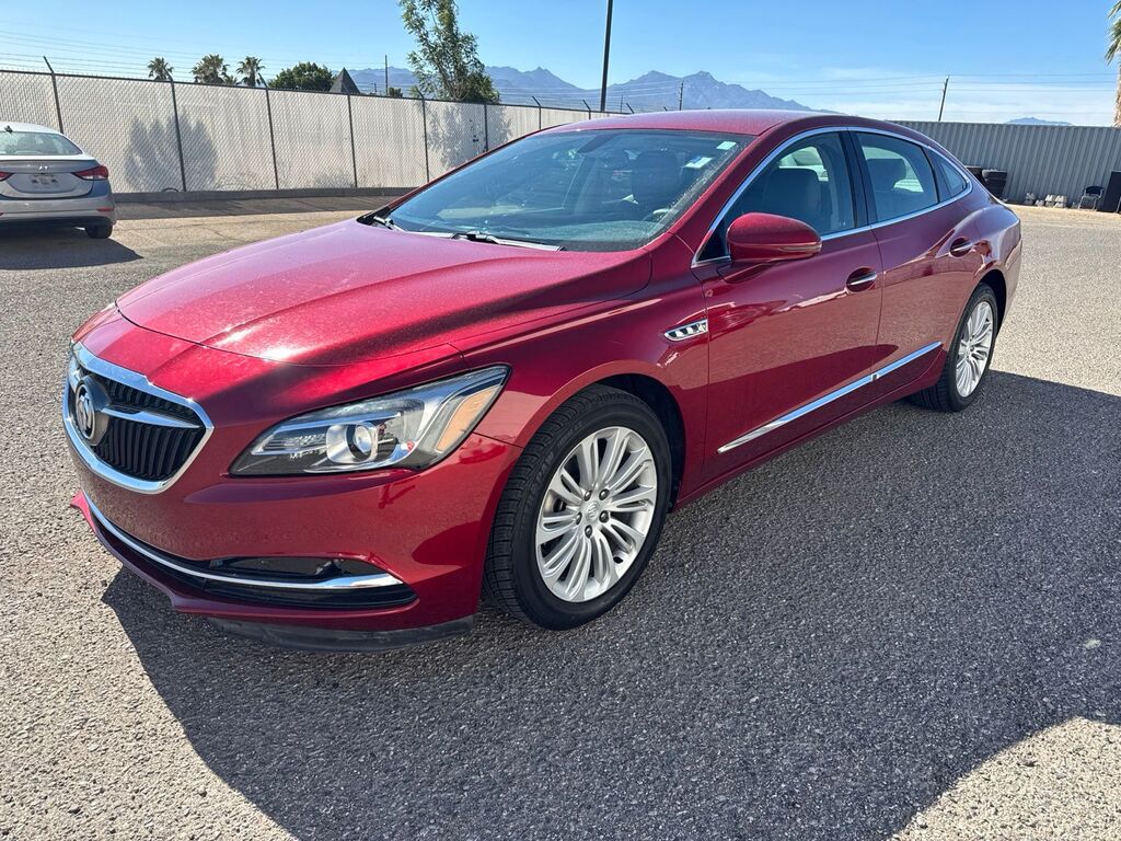 2019 Buick LaCrosse Essence — photo 1 of 13