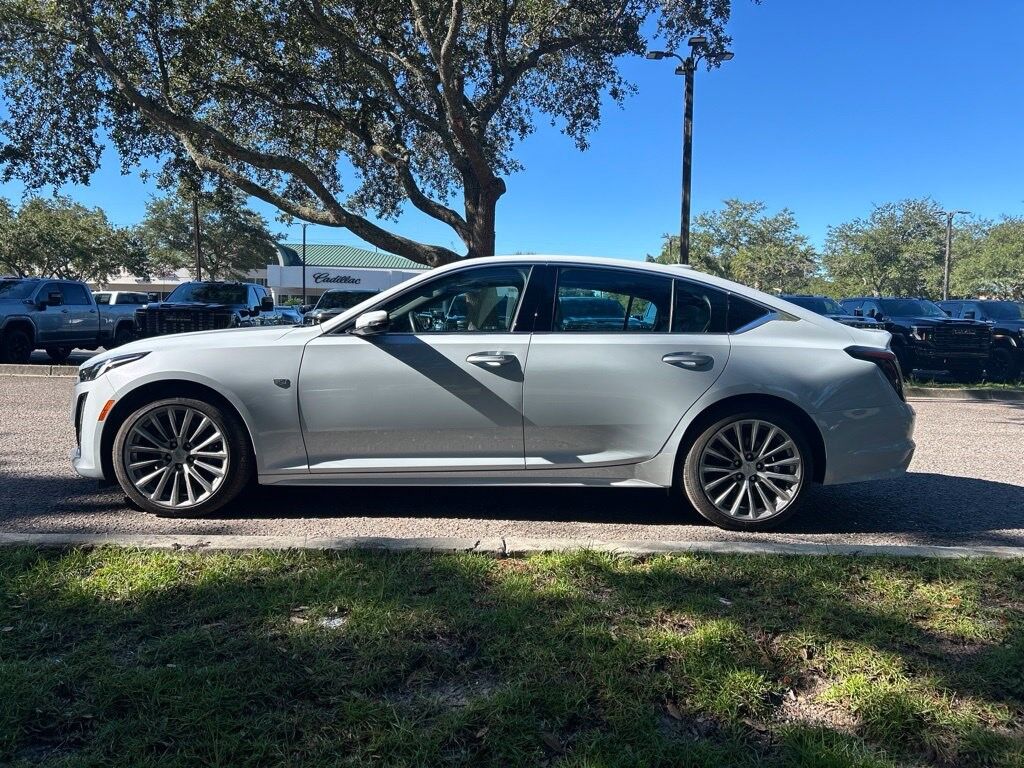 2022 Cadillac CT5 — photo 1 of 7