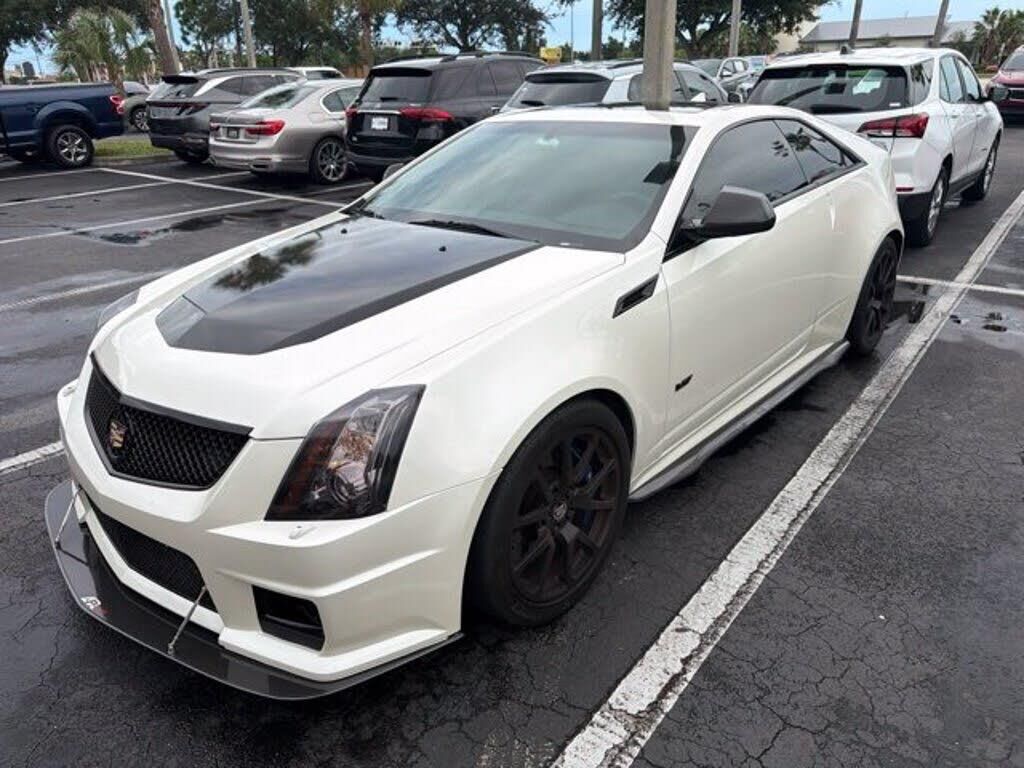 2011 Cadillac CTS-V Base — photo 1 of 1