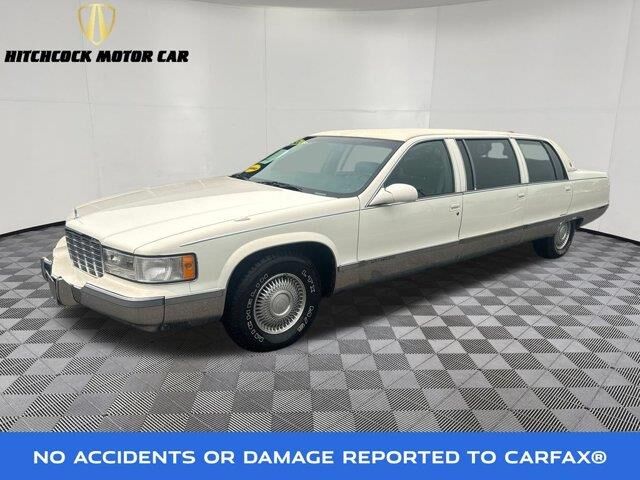 1995 Cadillac Fleetwood Base — photo 1 of 58
