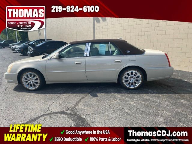 2010 Cadillac DTS Base — photo 1 of 6