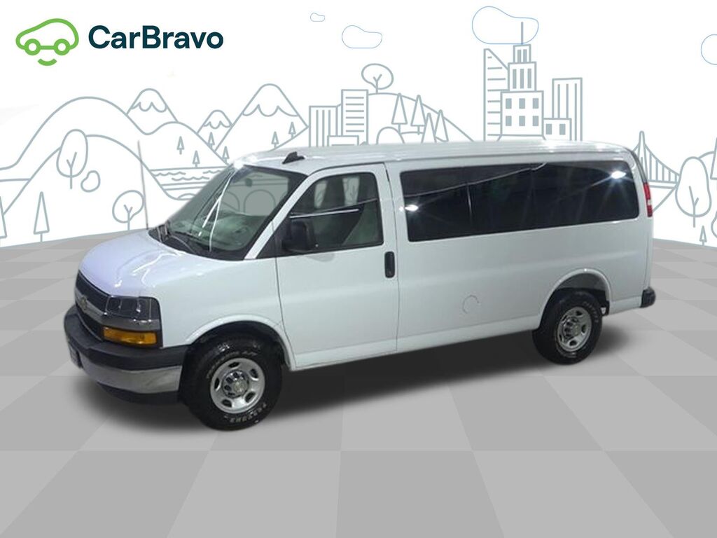 2025 Chevrolet Express Passenger 1LT — photo 1 of 6
