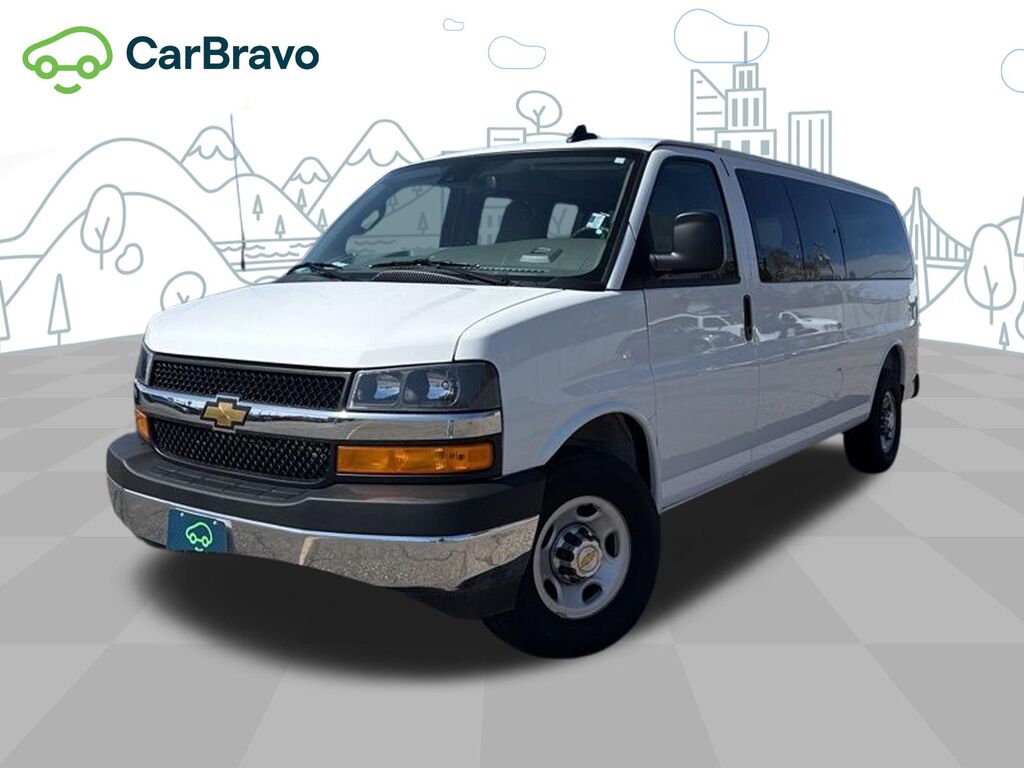 2025 Chevrolet Express Passenger 1LT — photo 1 of 6