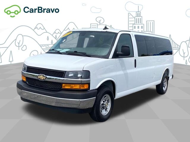 2025 Chevrolet Express Passenger 1LT