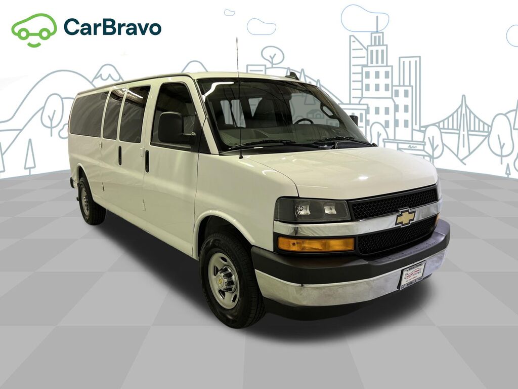 2025 Chevrolet Express Passenger 1LT — photo 1 of 7