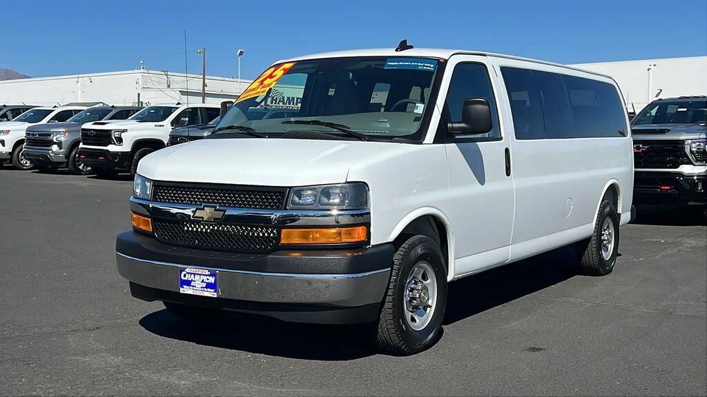 2025 Chevrolet Express LT 3500 — photo 1 of 13
