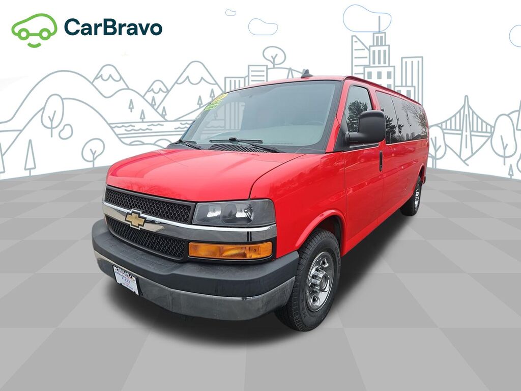 2016 Chevrolet Express Passenger LT — photo 1 of 6