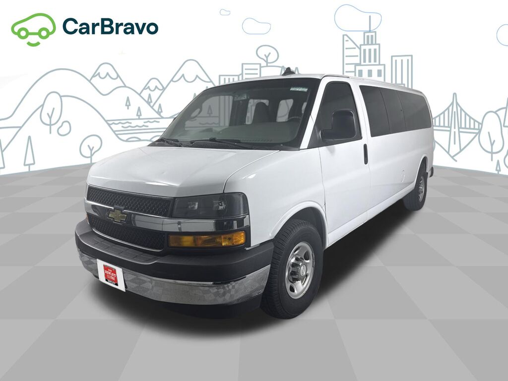 2017 Chevrolet Express Passenger LT — photo 1 of 6