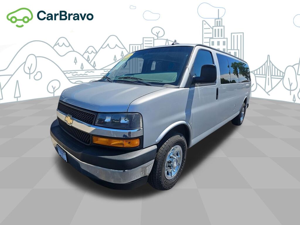 2018 Chevrolet Express Passenger LT — photo 1 of 6