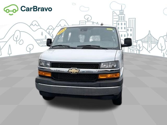 2024 Chevrolet Express Passenger 1LT