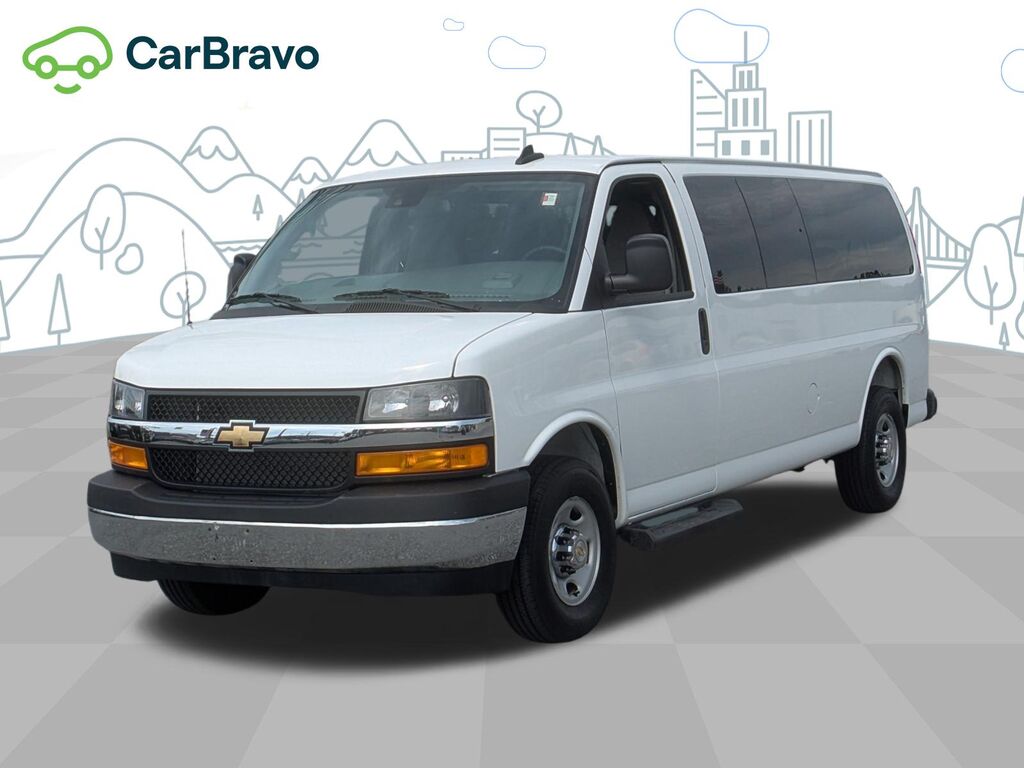 2025 Chevrolet Express Passenger 1LT — photo 1 of 7