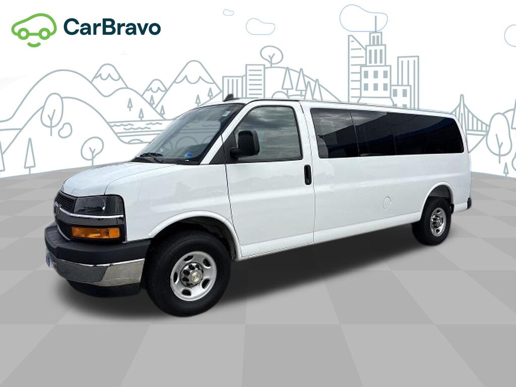 2025 Chevrolet Express Passenger 1LT — photo 1 of 6
